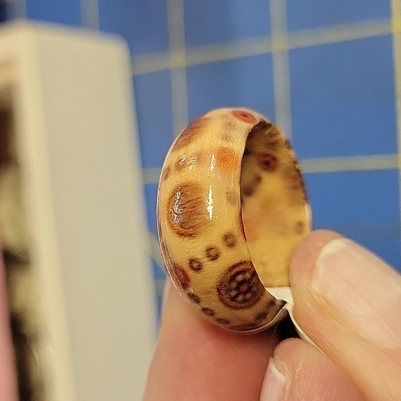 Wooden Ring Size 7 - Picture 1 of 3